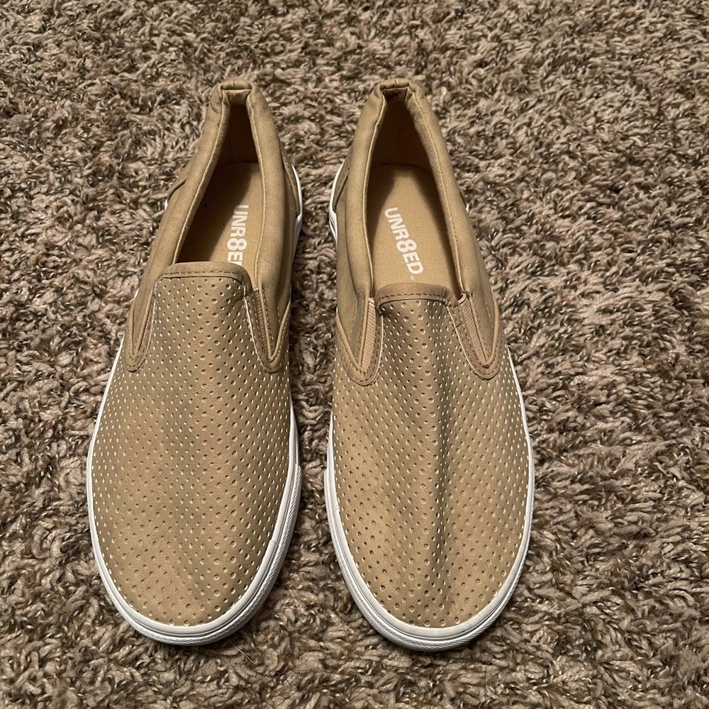 Unr8ted Shoes